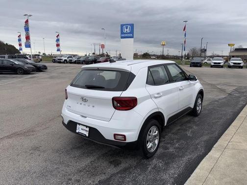 2023 Hyundai VENUE SE