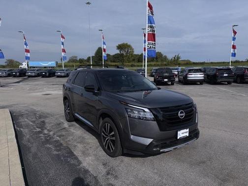 2023 Nissan Pathfinder Platinum 4WD