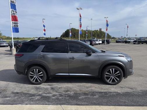2023 Nissan Pathfinder Platinum 4WD