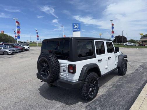 Bright White Clearcoat 2022 Jeep Wrangler Willys