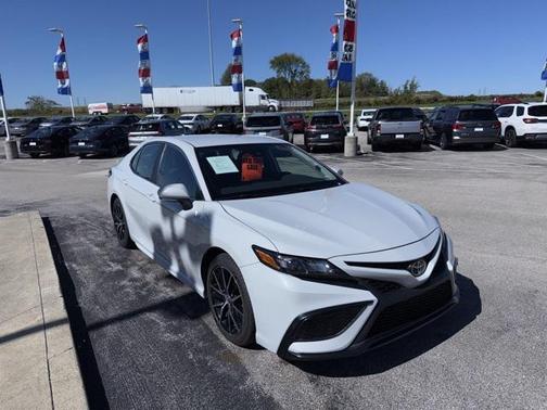 2023 Toyota Camry SE