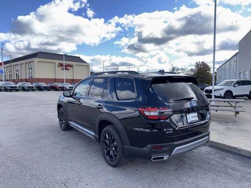 2025 Honda Pilot Touring 8-Passenger