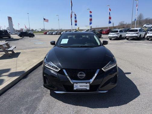 Super Black 2023 Nissan Maxima SL