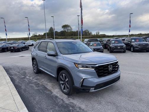 2025 Honda Pilot Touring 8-Passenger