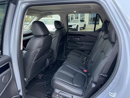 2025 Honda Pilot Touring 8-Passenger