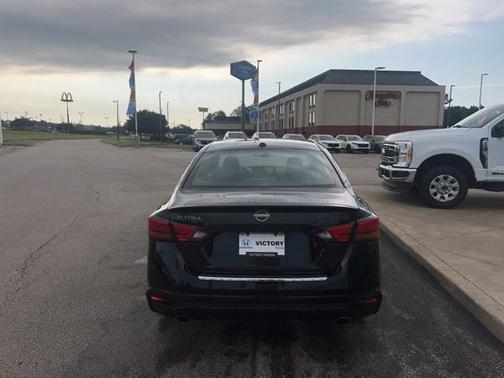 2023 Nissan Altima SR FWD