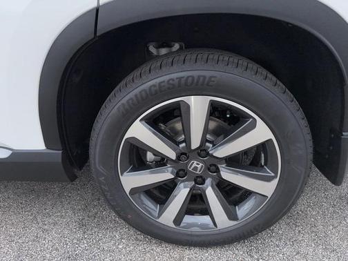 2025 Honda Pilot Touring 8-Passenger
