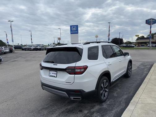 2025 Honda Pilot Touring 8-Passenger