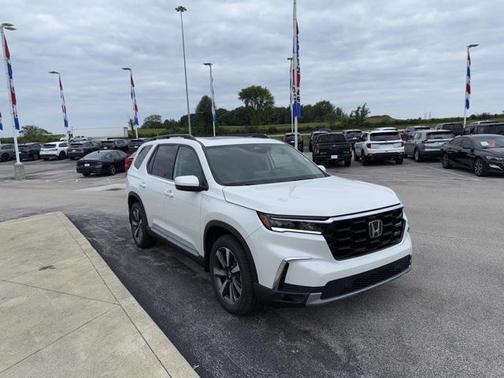 2025 Honda Pilot Touring 8-Passenger