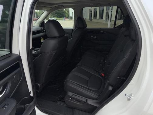 2025 Honda Pilot Touring 8-Passenger