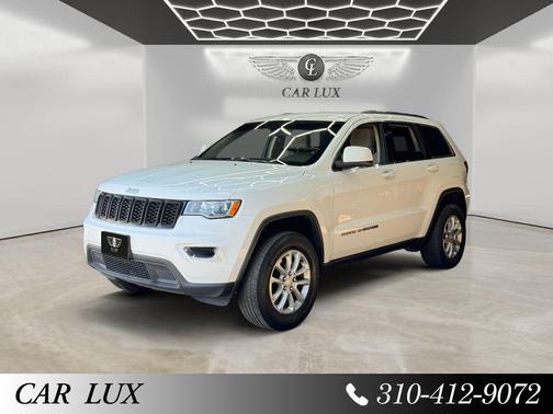 Bright White Clearcoat 2021 Jeep Grand Cherokee Laredo