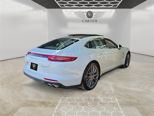 2018 Porsche Panamera Turbo