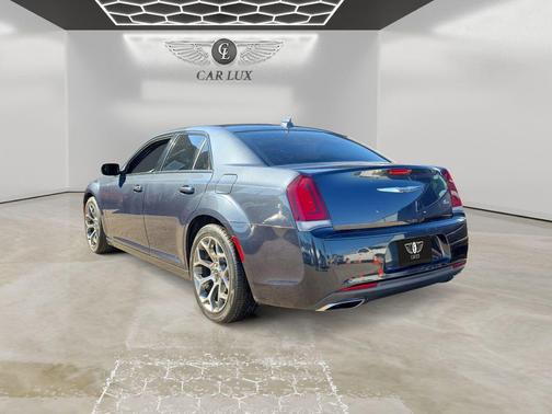 2018 Chrysler 300 S