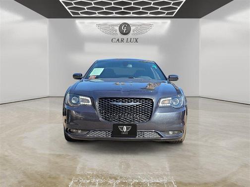 2018 Chrysler 300 S