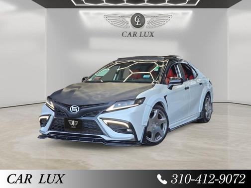 Wind Chill Pearl/Midnight Black Metallic 2022 Toyota Camry XSE