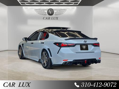 Wind Chill Pearl/Midnight Black Metallic 2022 Toyota Camry XSE