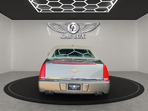 2011 Cadillac DTS Luxury Collection