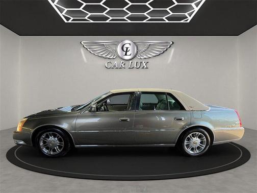 2011 Cadillac DTS Luxury Collection