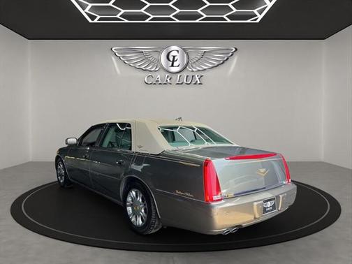2011 Cadillac DTS Luxury Collection