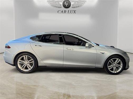 2015 Tesla Model S 70D