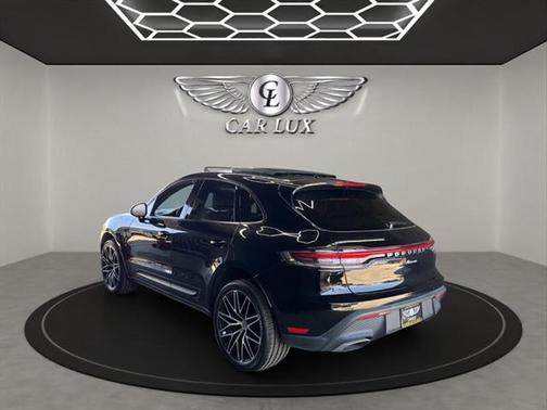 2023 Porsche Macan Base
