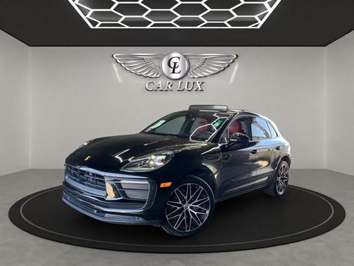2023 Porsche Macan Base