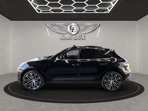 2023 Porsche Macan Base