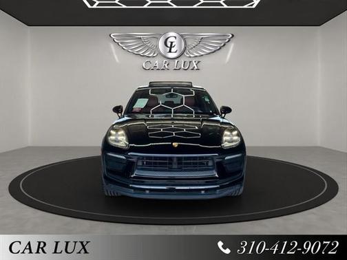2023 Porsche Macan Base