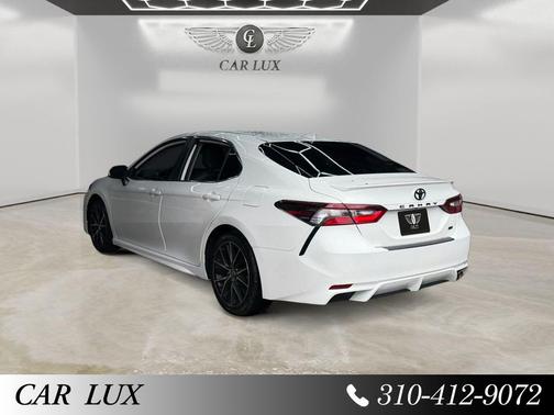 Super White 2021 Toyota Camry SE