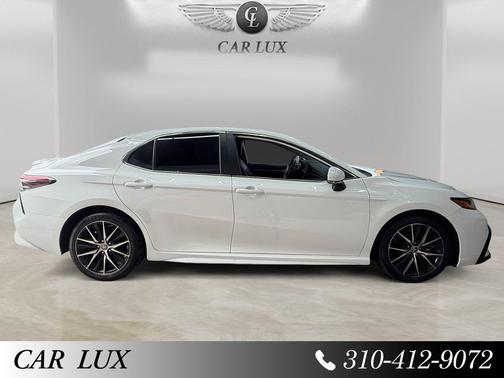 Super White 2021 Toyota Camry SE