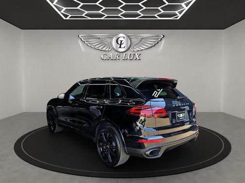 2017 Porsche Cayenne Platinum Edition