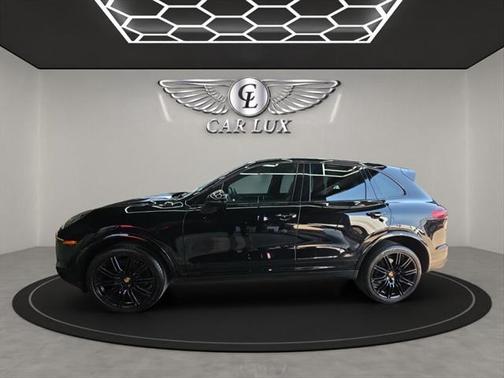 2017 Porsche Cayenne Platinum Edition