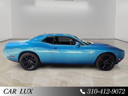 B5 Blue Pearlcoat 2016 Dodge Challenger SXT