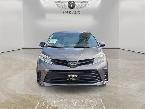2019 Toyota Sienna SE