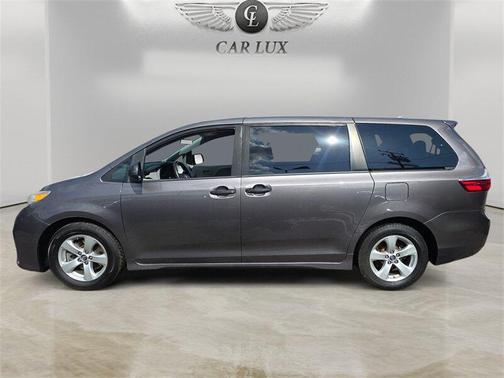 2019 Toyota Sienna SE