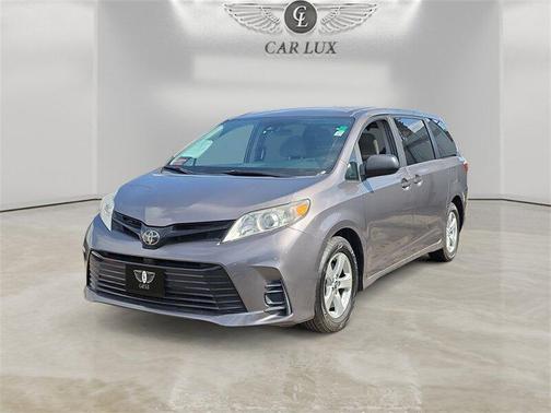 2019 Toyota Sienna SE