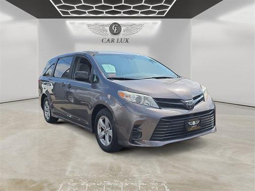 2019 Toyota Sienna SE