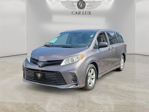 2019 Toyota Sienna SE