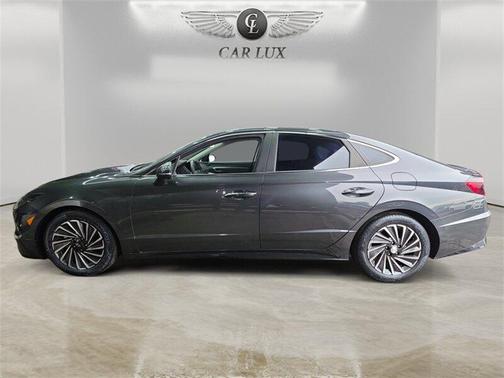 2022 Hyundai SONATA Hybrid SE