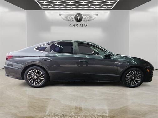 2022 Hyundai SONATA Hybrid SE