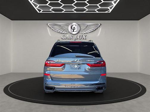 2022 BMW X7 M50i