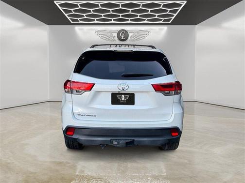2019 Toyota Highlander LE I4