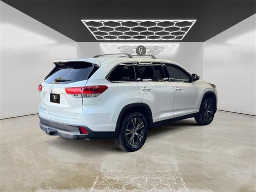 2019 Toyota Highlander LE I4