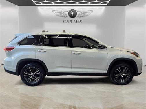 2019 Toyota Highlander LE I4
