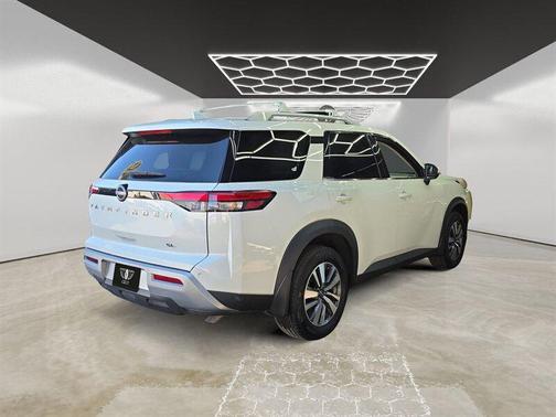 2024 Nissan Pathfinder SL FWD