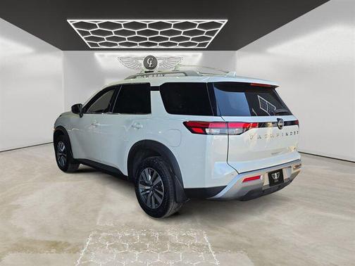 2024 Nissan Pathfinder SL FWD