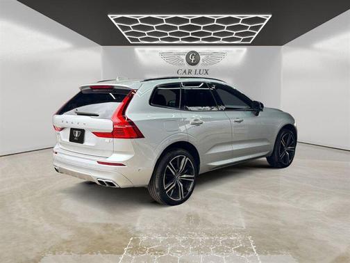 2021 Volvo XC60 Recharge Plug-In Hybrid T8 R-Design