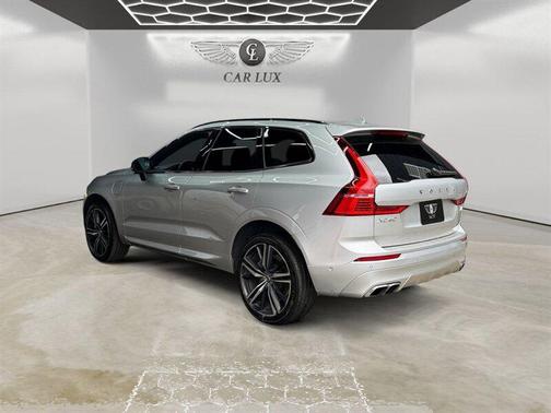 2021 Volvo XC60 Recharge Plug-In Hybrid T8 R-Design