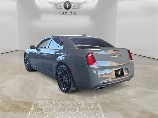 2018 Chrysler 300 Touring