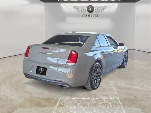 2018 Chrysler 300 Touring